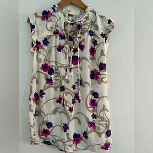 Floral top size small
